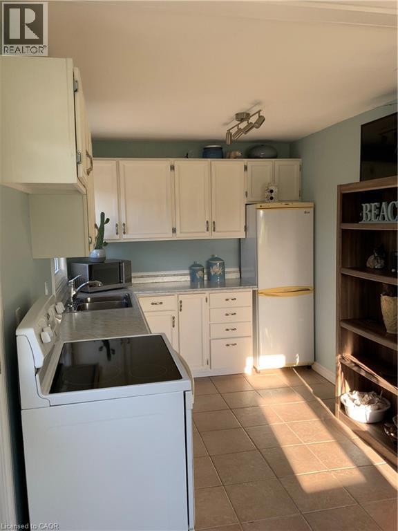 25 FIRST Avenue, Long Point