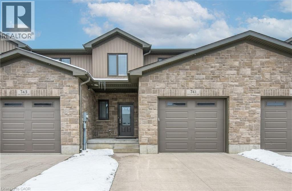 741 HOLLINGER Avenue, Listowel