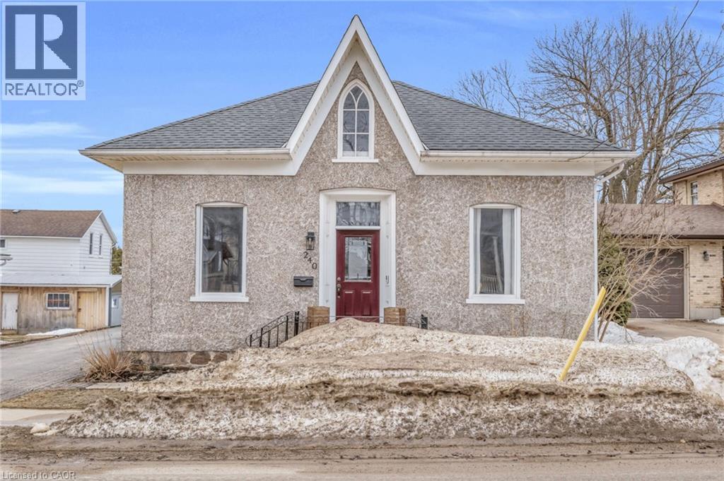 240 ELIZABETH Street W, Listowel