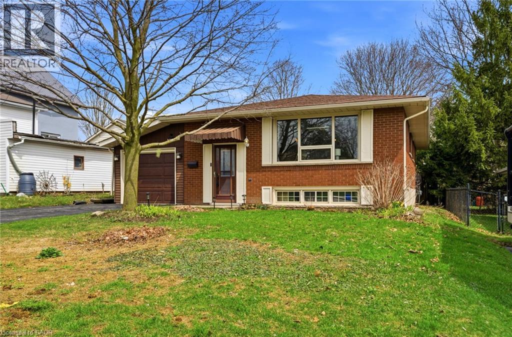 13 GREENWOOD Drive, New Hamburg