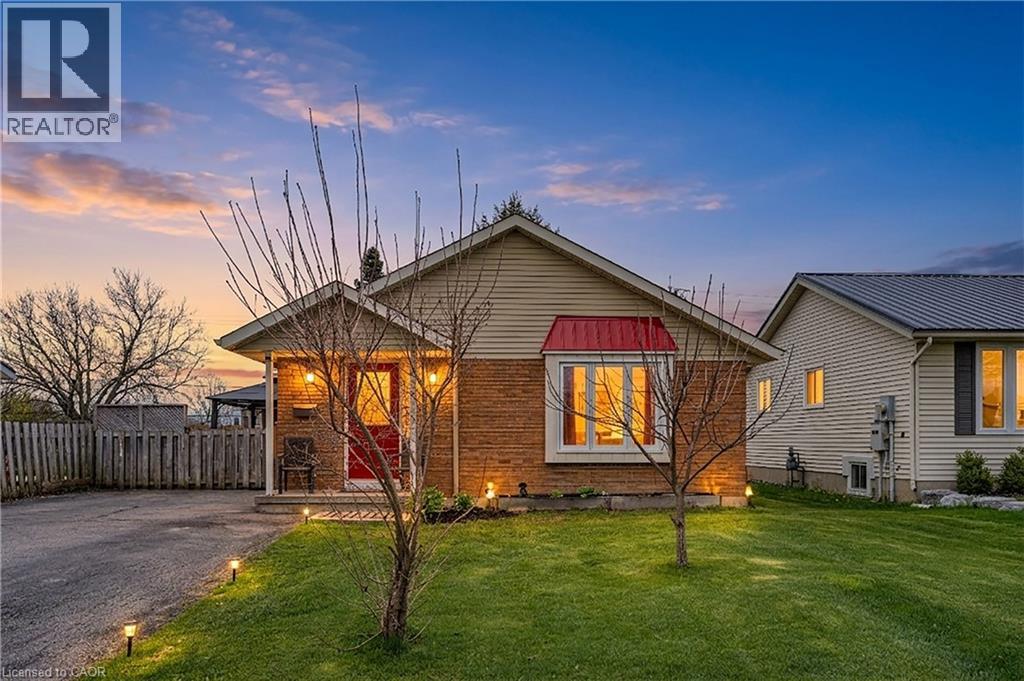 8 ABBOTT Lane, Cayuga