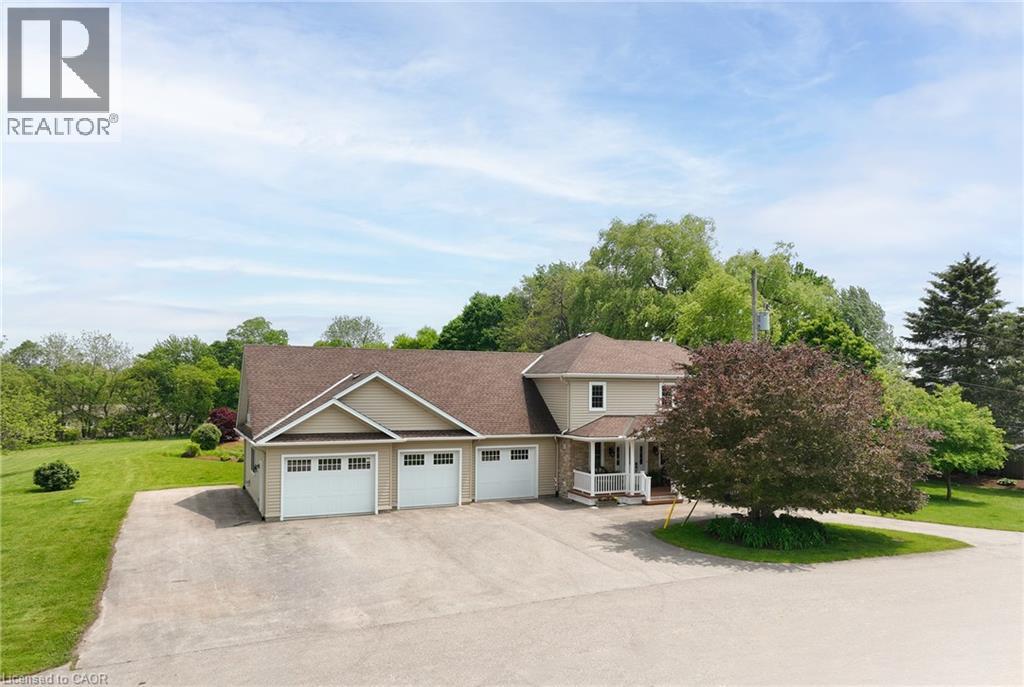 1309 QUEENS BUSH Road, Wellesley