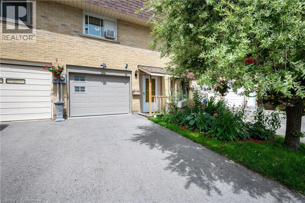 26 MARLBORO Court, Woodstock