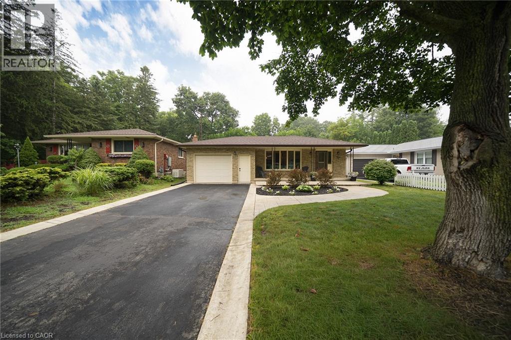 17 KELLY Avenue, Simcoe
