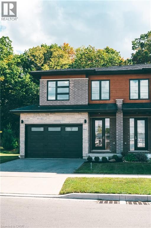 884 ROBERT FERRIE Drive, Kitchener