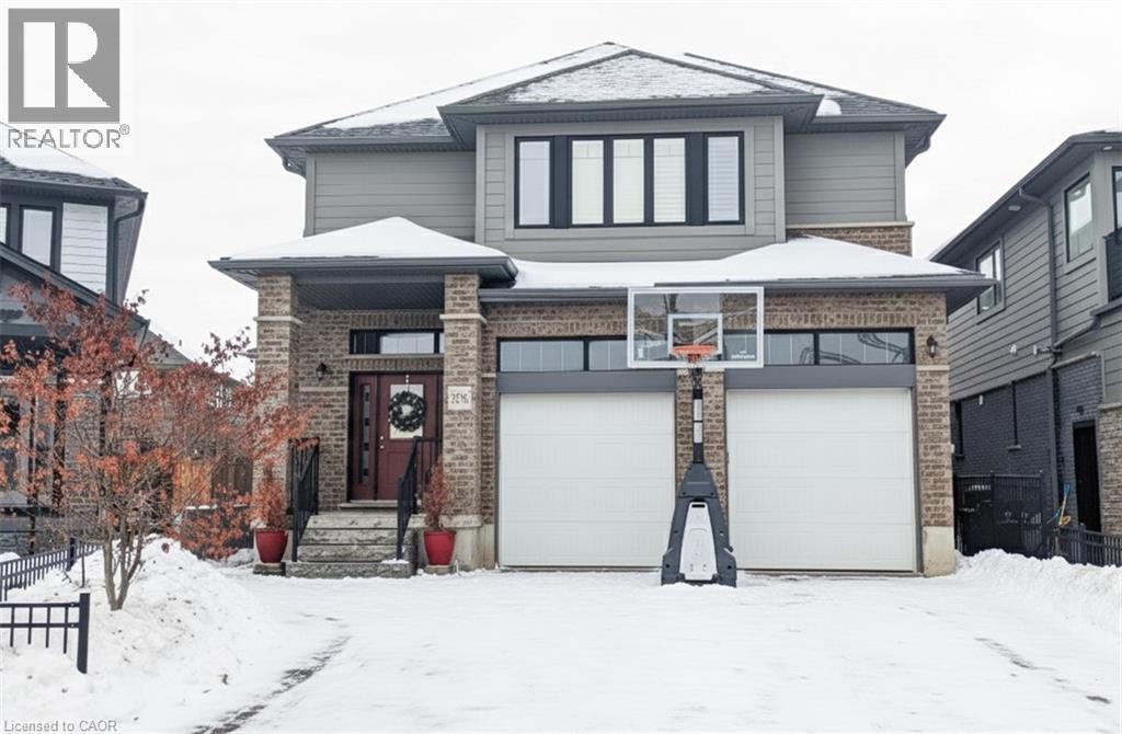 206 CARRIAGE Way S, Waterloo