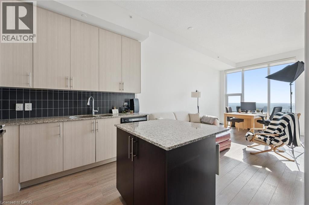 85 DUKE Street UnitNo. 1707, Kitchener