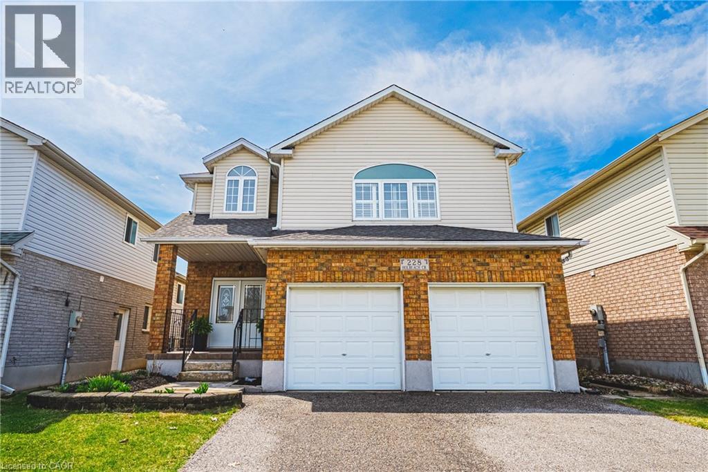228 HOLBEACH Crescent, Waterloo