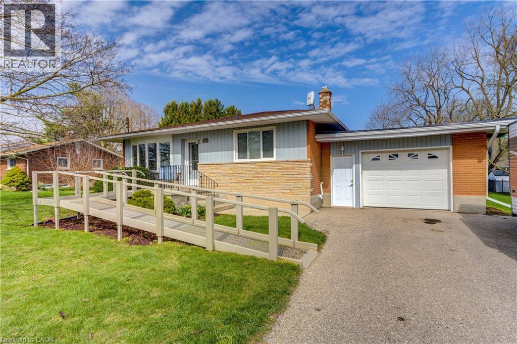 8 MARSHALL Avenue, Roseville