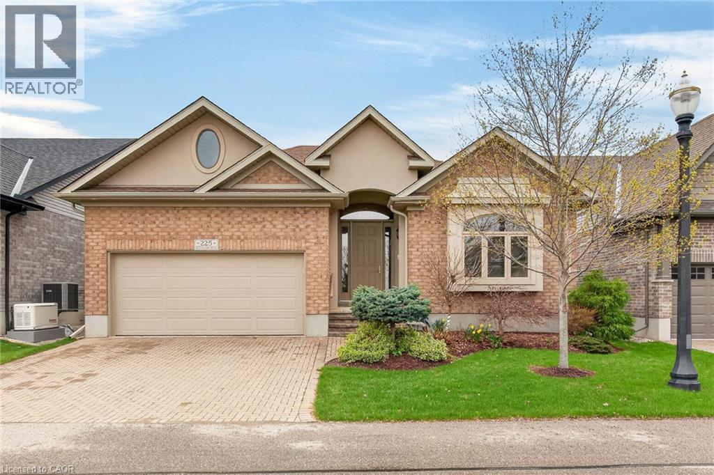 225 KETTLE LAKE Drive, New Hamburg