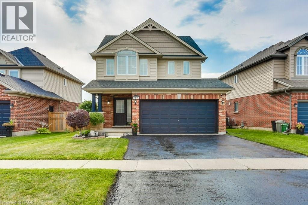 3240 PAULPEEL Avenue, London