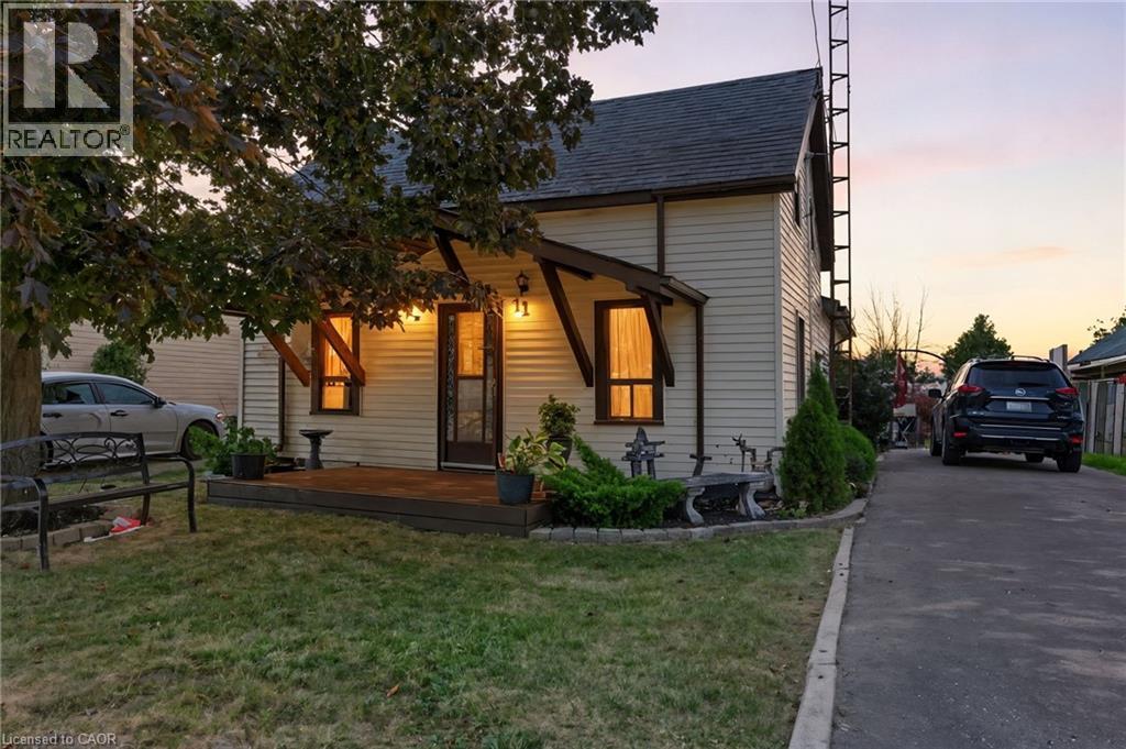 11 MAIN Avenue E, Fisherville