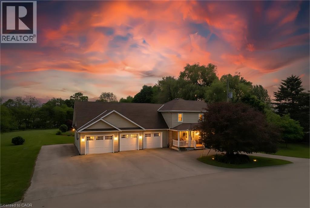 1309 QUEENS BUSH Road, Wellesley