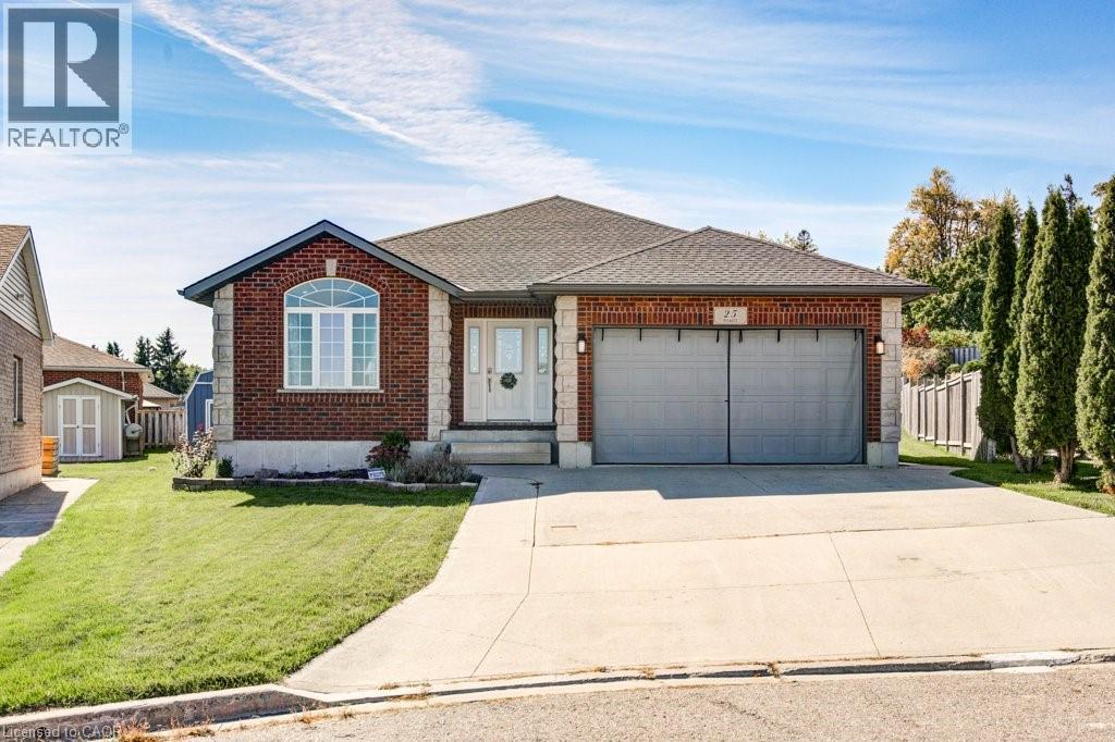 25 PICKETT Court, Mitchell