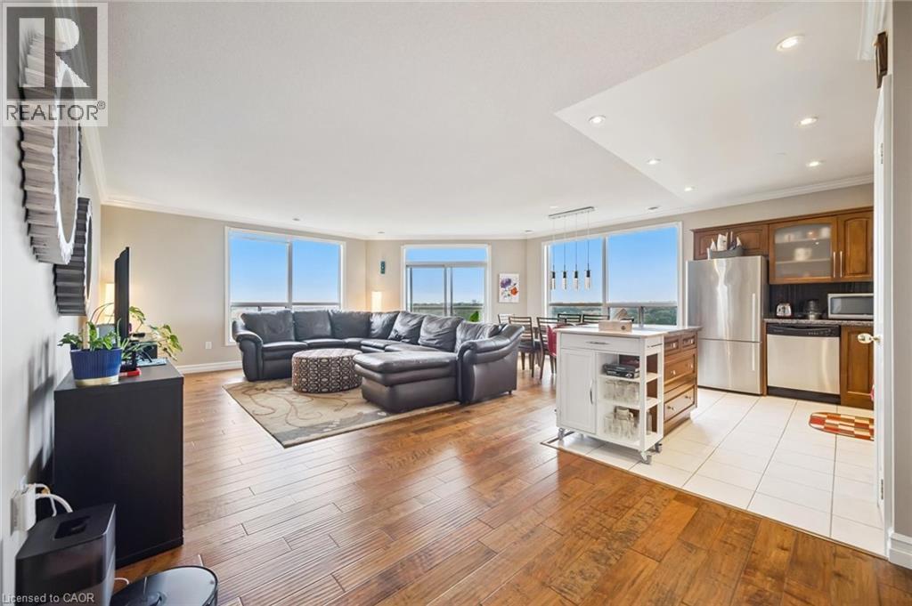 255 KEATS Way UnitNo. 1303, Waterloo