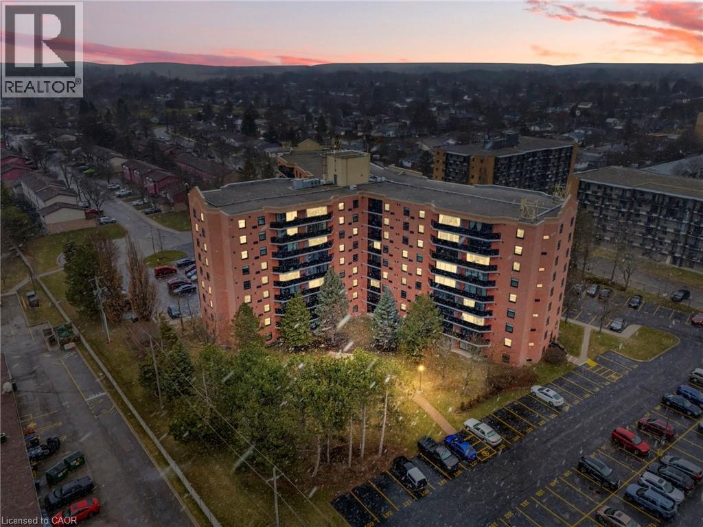 9 BONHEUR Court UnitNo. 902, Brantford