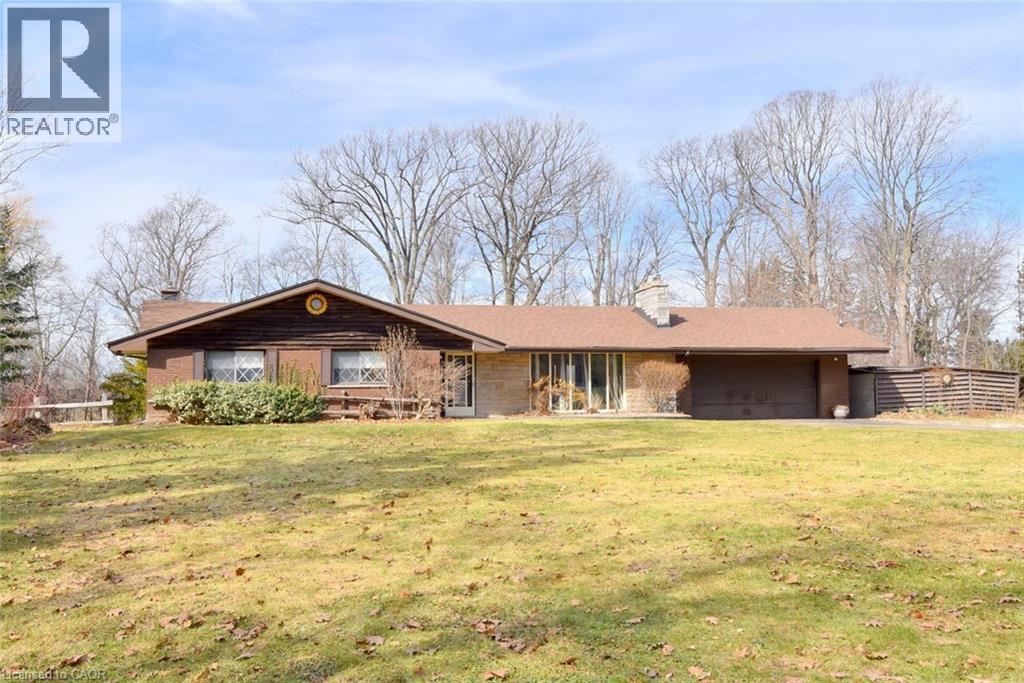 938 COURTLAND Drive, Ancaster