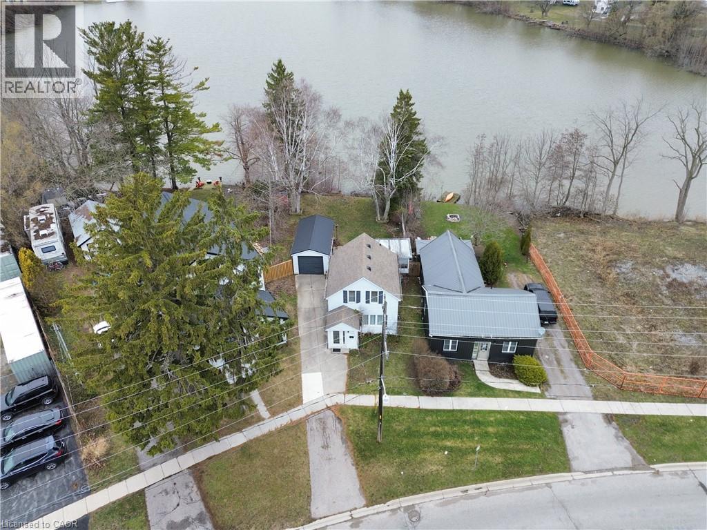 221 CHAPMAN Street E, Norfolk