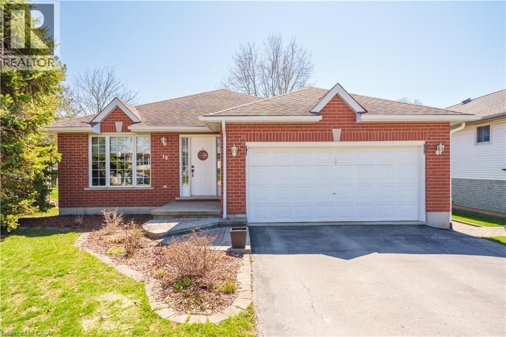 19 PRINCESS Street W, Cayuga