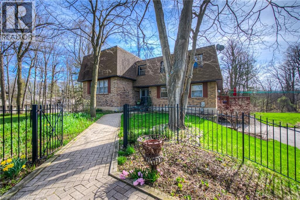 7 SQUIRE Court, Waterloo
