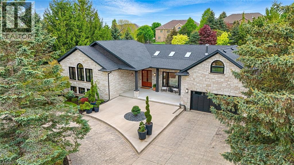 98 MANNHEIM Crescent, Petersburg