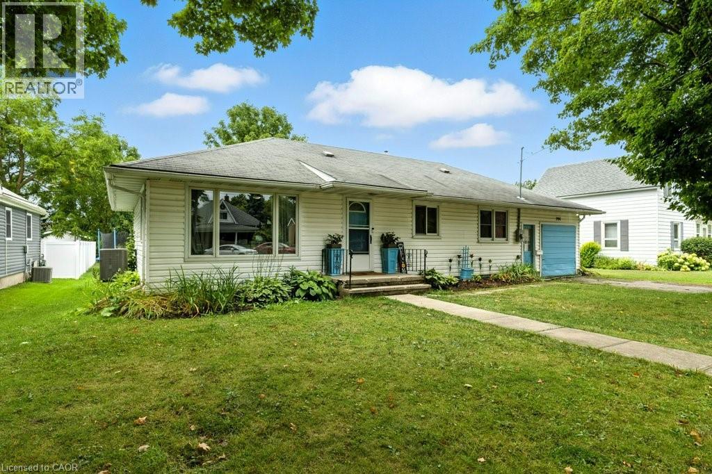 208 KING Street, Atwood