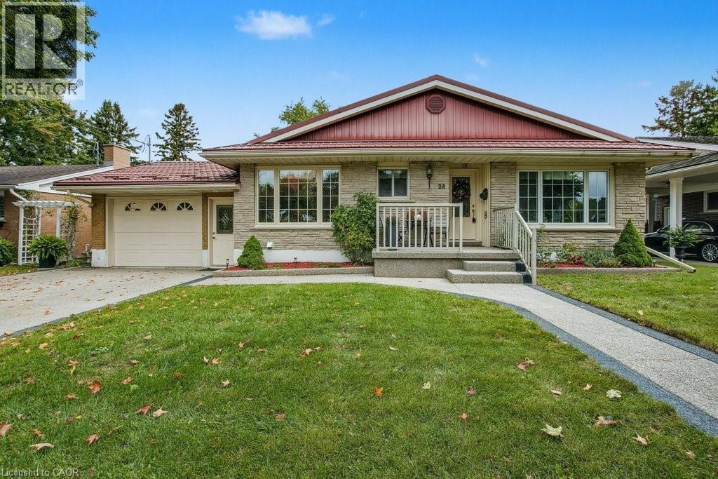 28 MEADOW Crescent, Kitchener