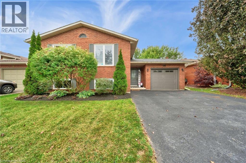 28 LYNDEN HILL Crescent, Brantford