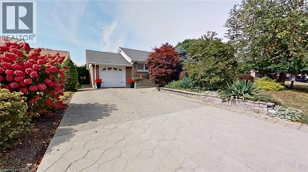 27 HEPBURN Avenue, St. Thomas