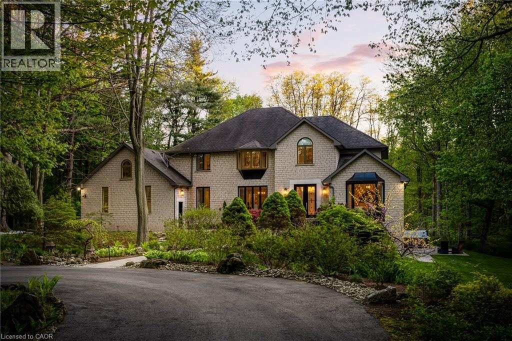 18 ELDER Crescent, Ancaster