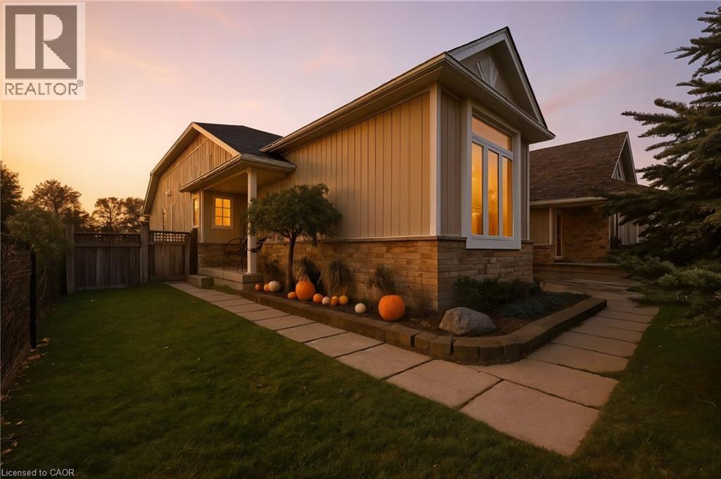 58 PORCHLIGHT Drive, Elmira