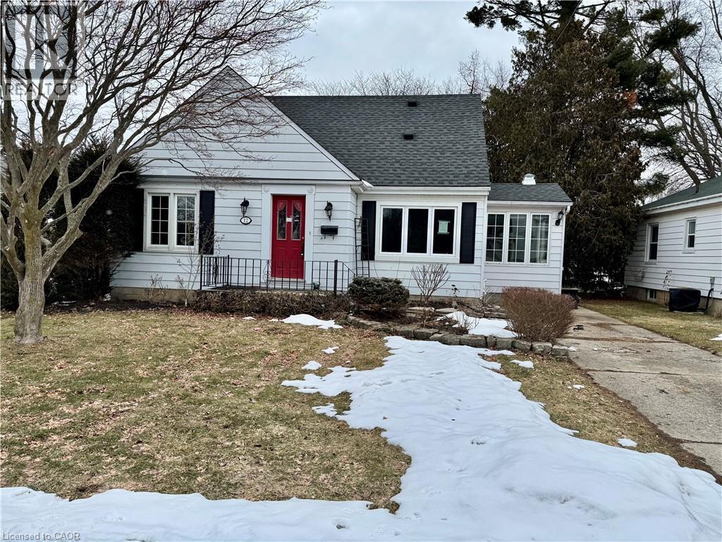 12 SPRUCE Street, St. Thomas