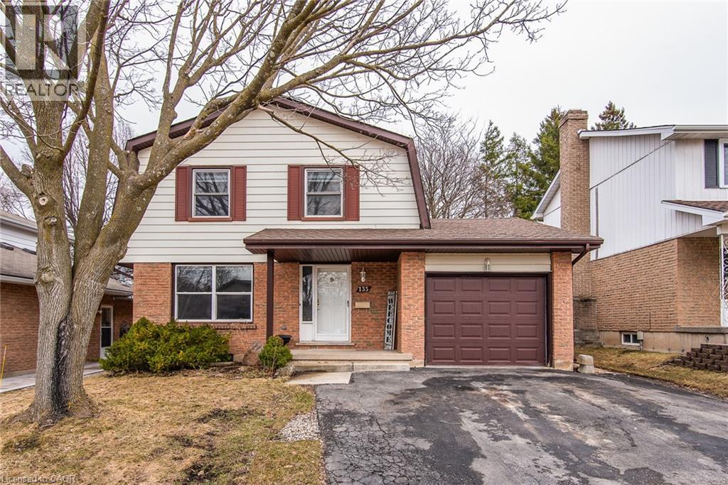 135 VINTAGE Crescent, Kitchener