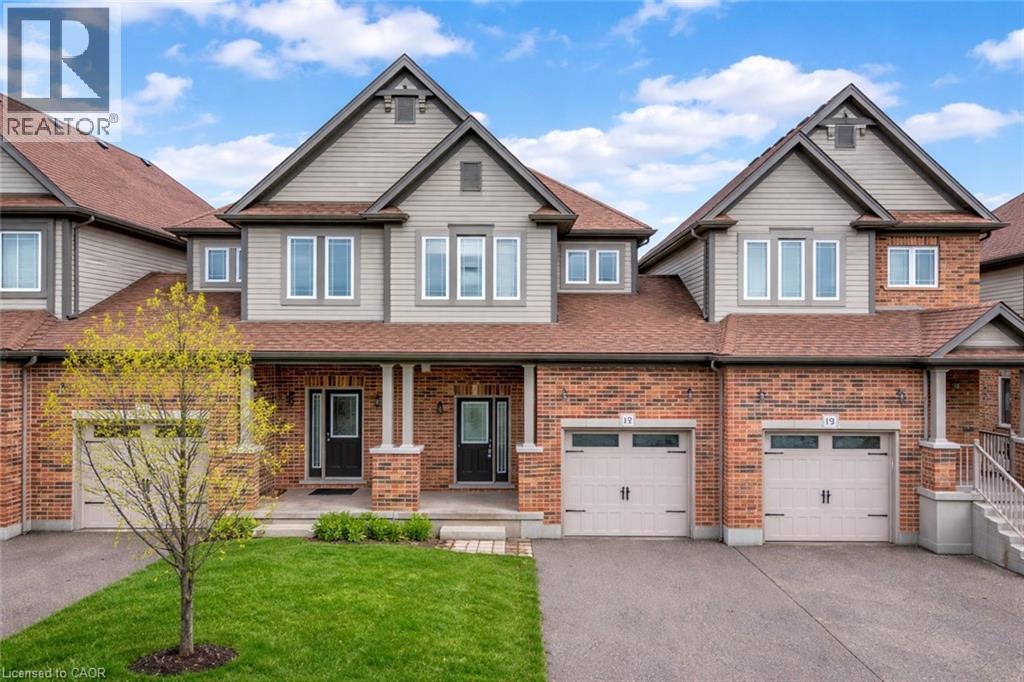 17 VALLEYBROOK Drive, Kitchener