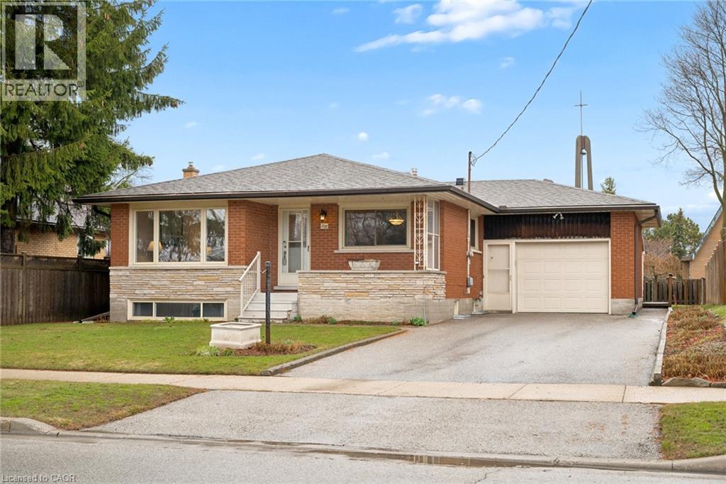 228 KENNETH Avenue, Kitchener
