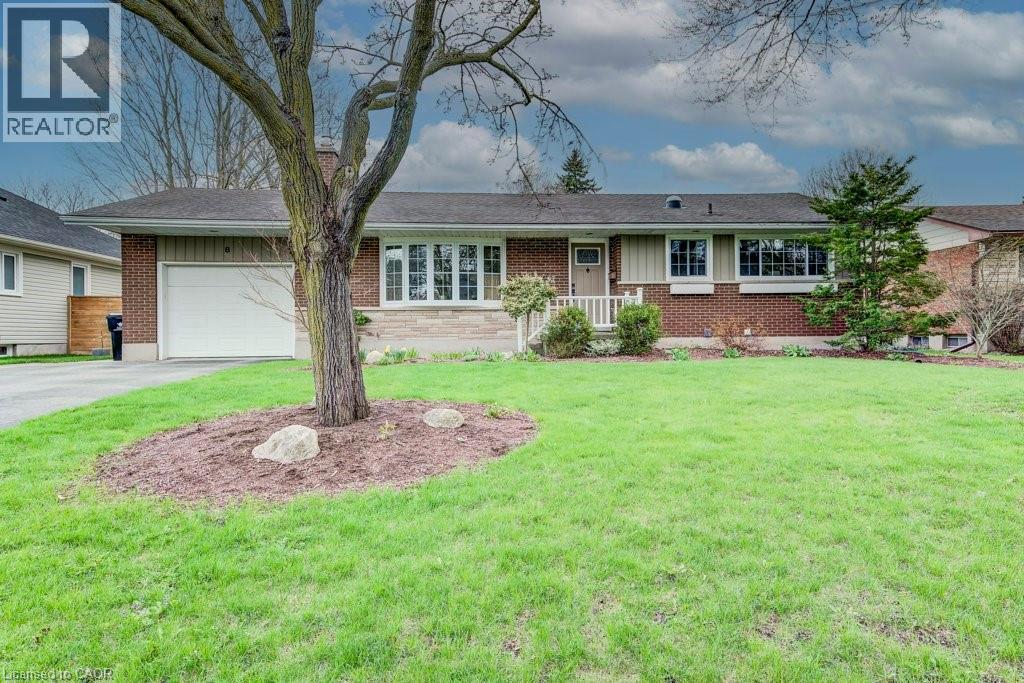 8 BLUEJAY Road, Elmira