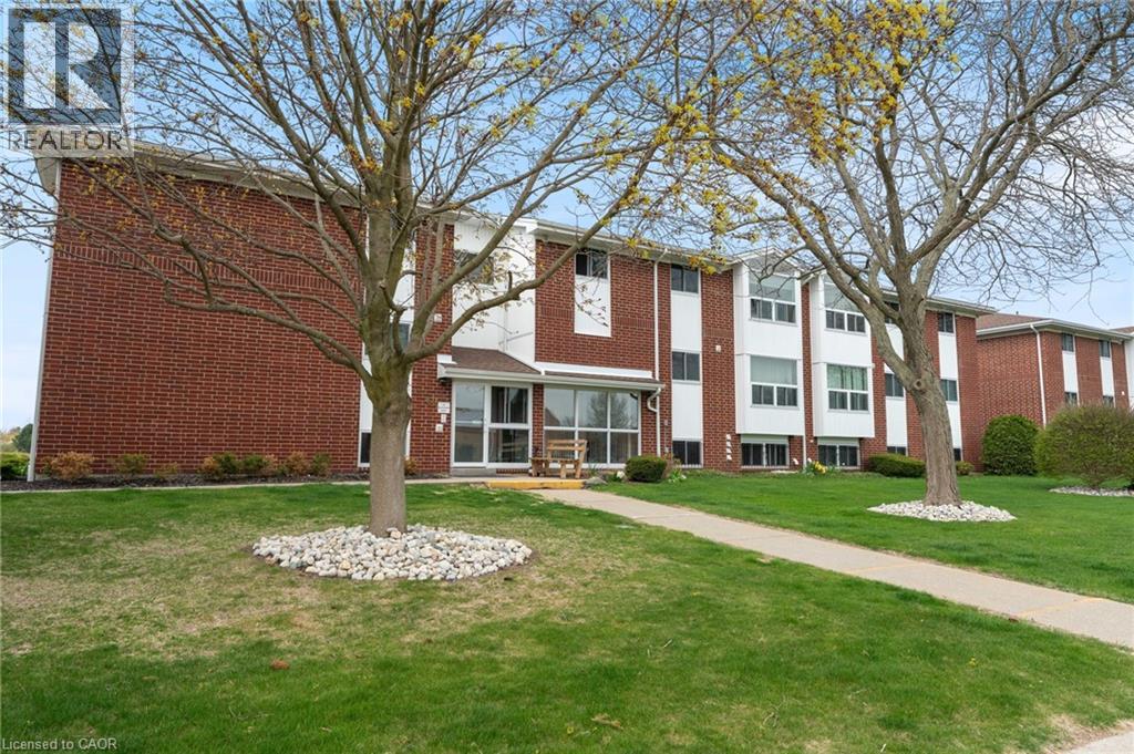 60 DONLY Drive S UnitNo. 101, Simcoe