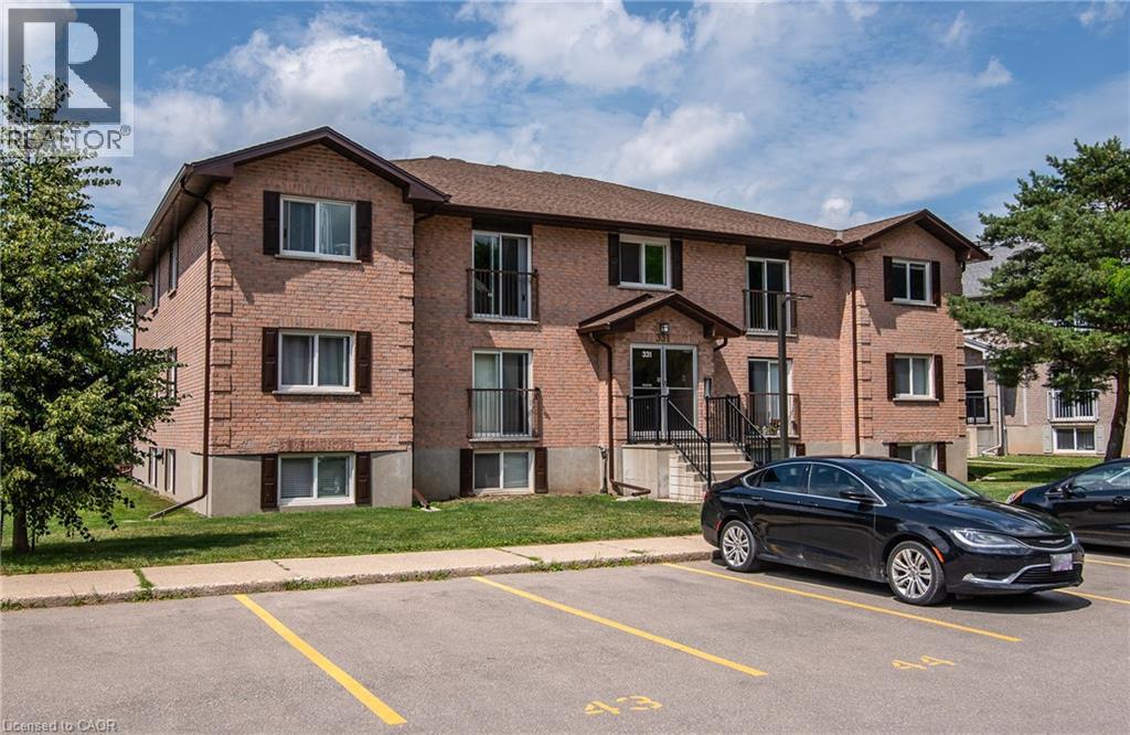 331 NORTHLAKE Drive UnitNo. 10, Waterloo