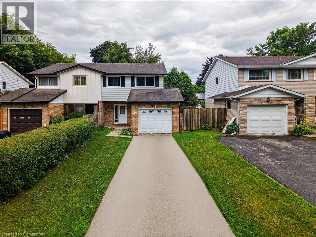 8 WOODS End, Brantford
