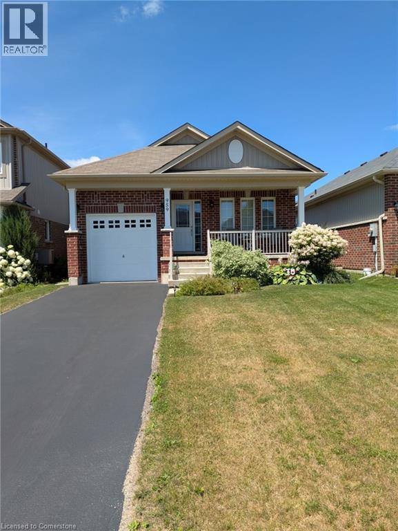959 ADAMS Avenue S, Listowel
