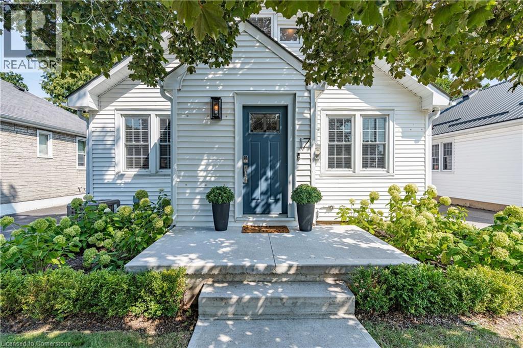 17 DAVIS Street W, Simcoe