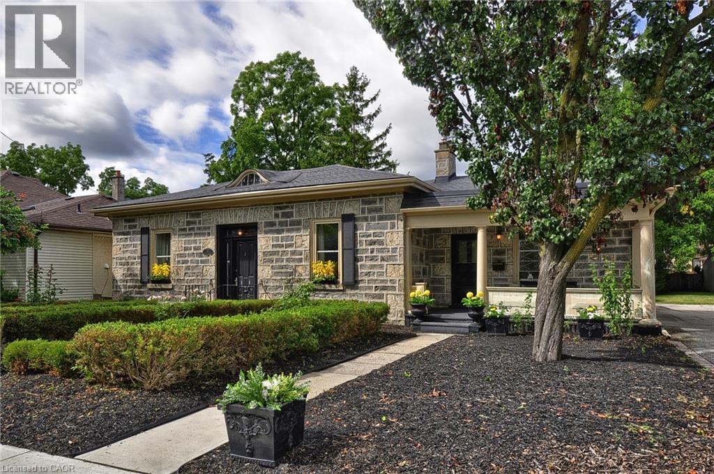 110 GRAND Avenue S, Cambridge
