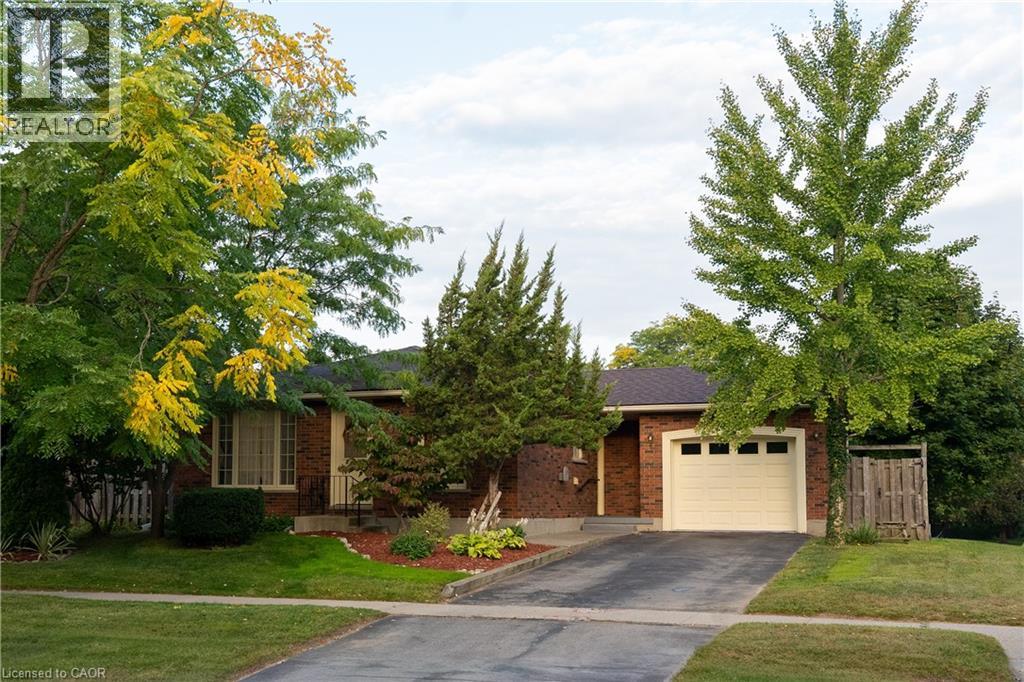 32 DONLY Drive N, Simcoe