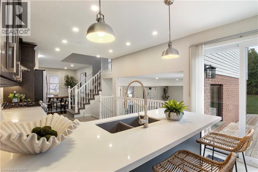 427 DANSBURY Drive, Waterloo