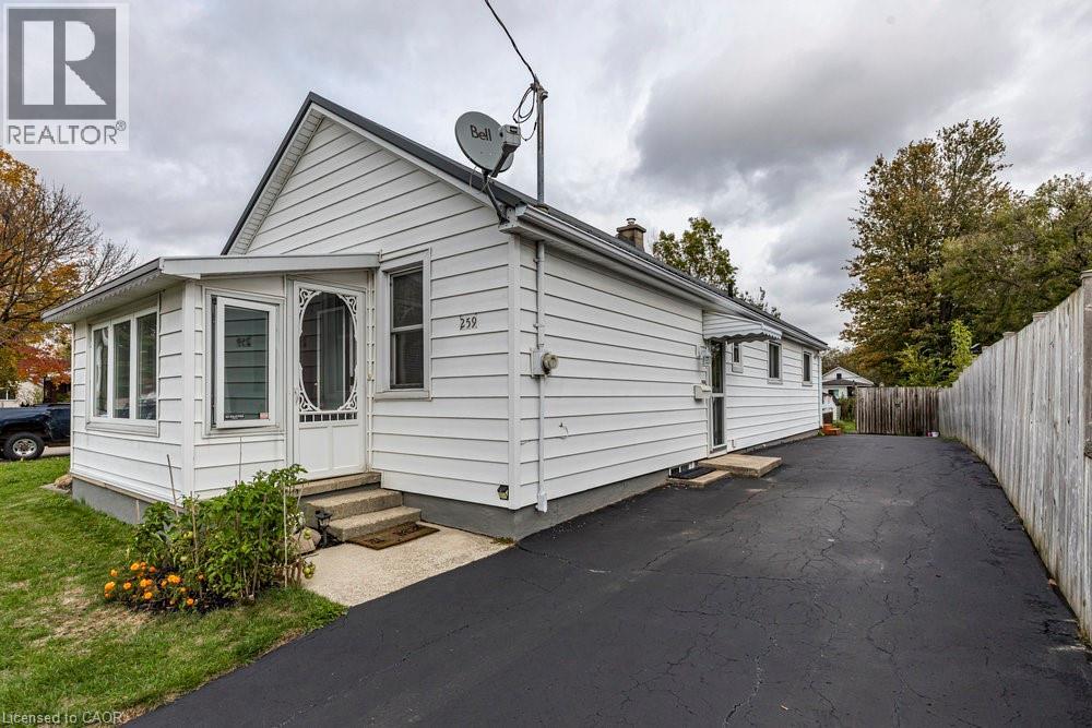 259 METCALFE Street N, Simcoe