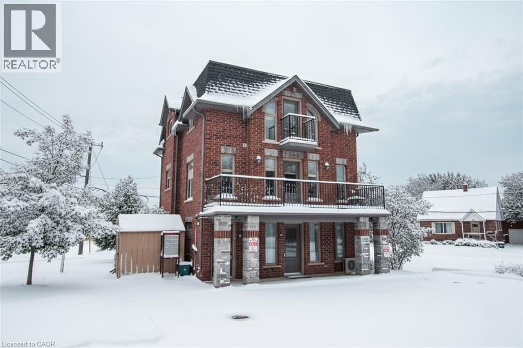 489 EAST Avenue UnitNo. B, Kitchener