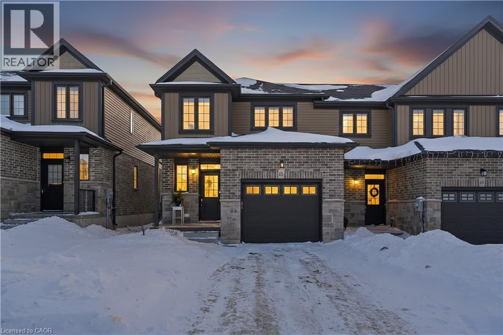 120 LINKS Crescent, Woodstock