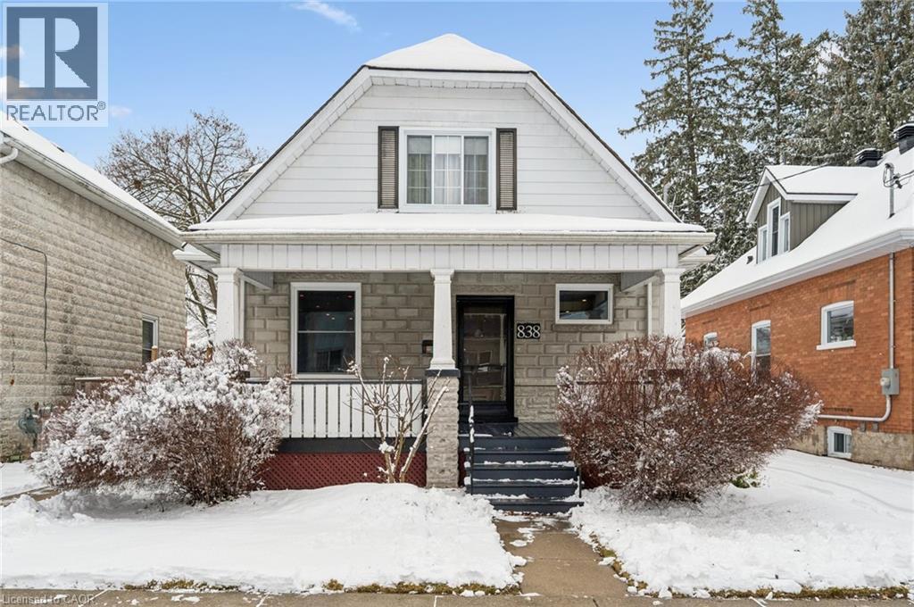 838 MOORE Street, Cambridge