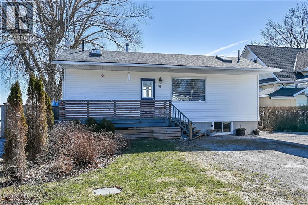 16 WILCOX Drive, Nanticoke