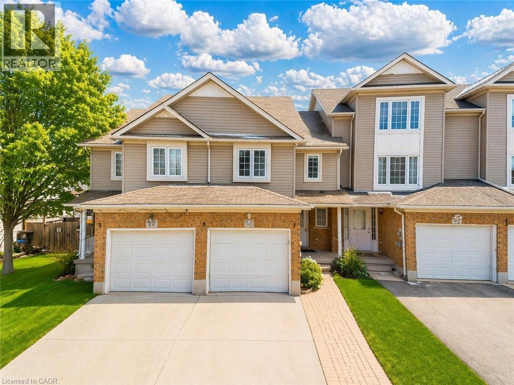 90 DONNENWERTH Drive, Kitchener